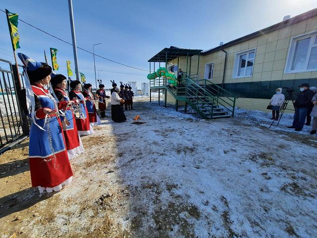 Хангаласском улусе якутии. Село Кердем Хангаласский улус. Церковь Николаевская Хангаласский улус Якутия. Кердем Якутия. Хангаласский улус Кердем школа.